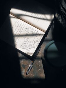 The Benefits of Maintaining a Daily Journaling Habit for Personal Growth